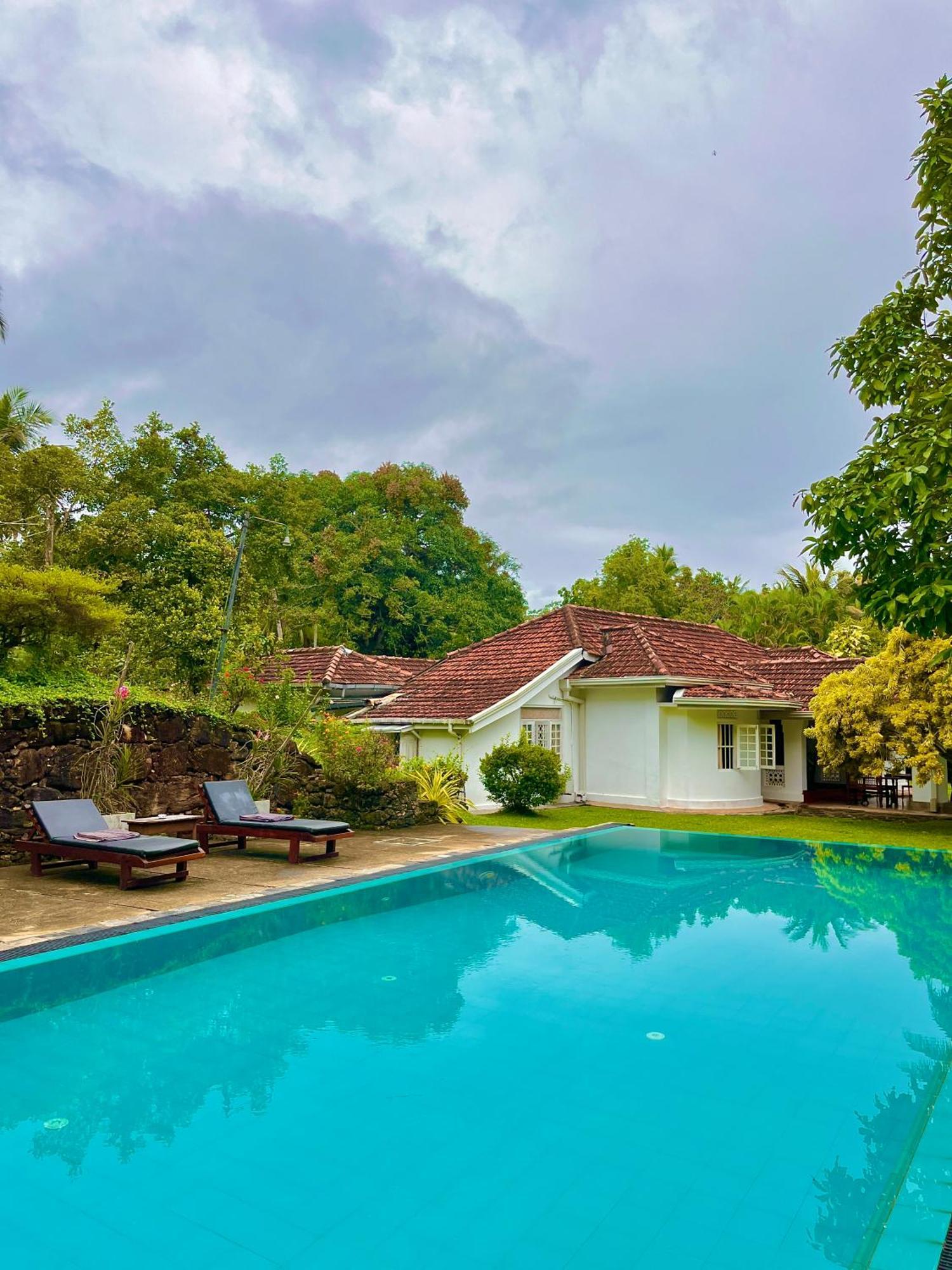 Thalpe Walawwa Heritage Villa Unawatuna Bagian luar foto