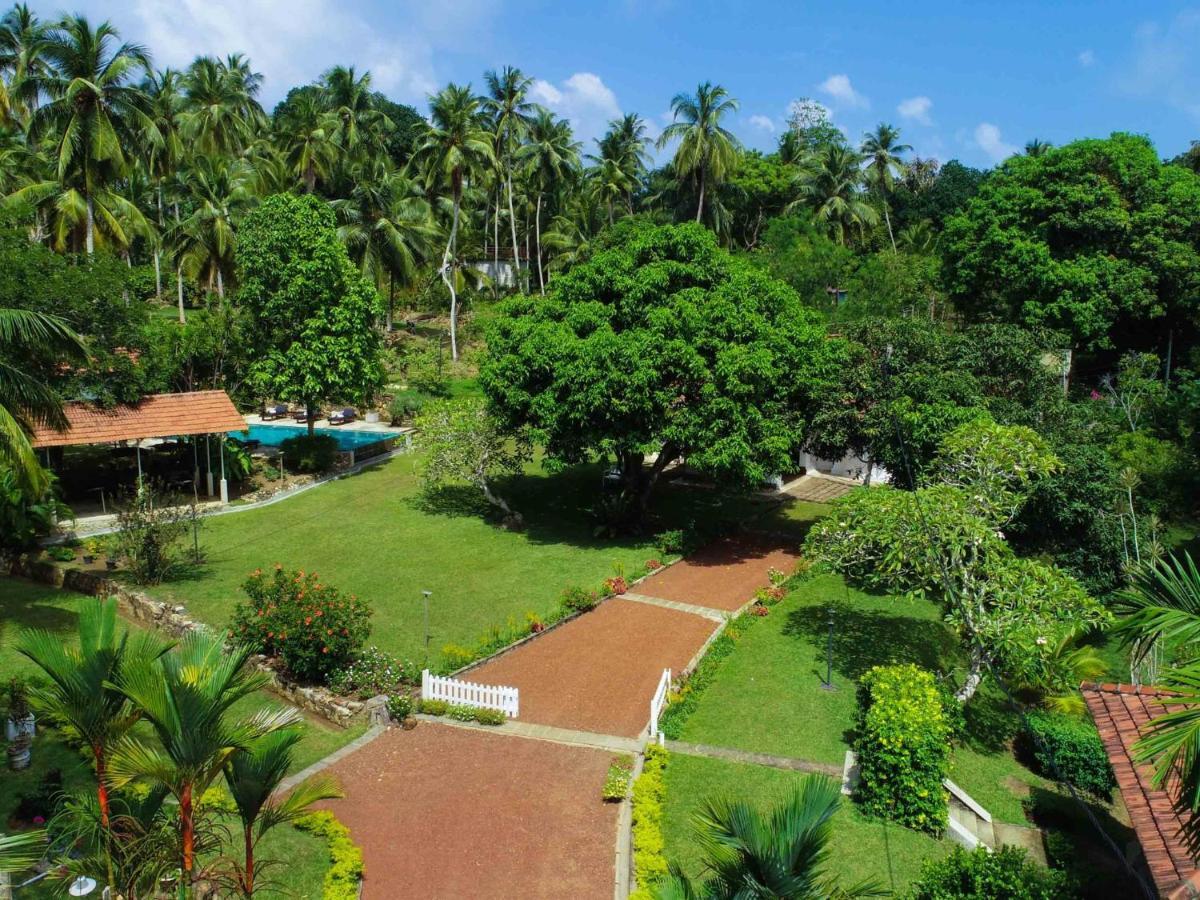 Thalpe Walawwa Heritage Villa Unawatuna Bagian luar foto
