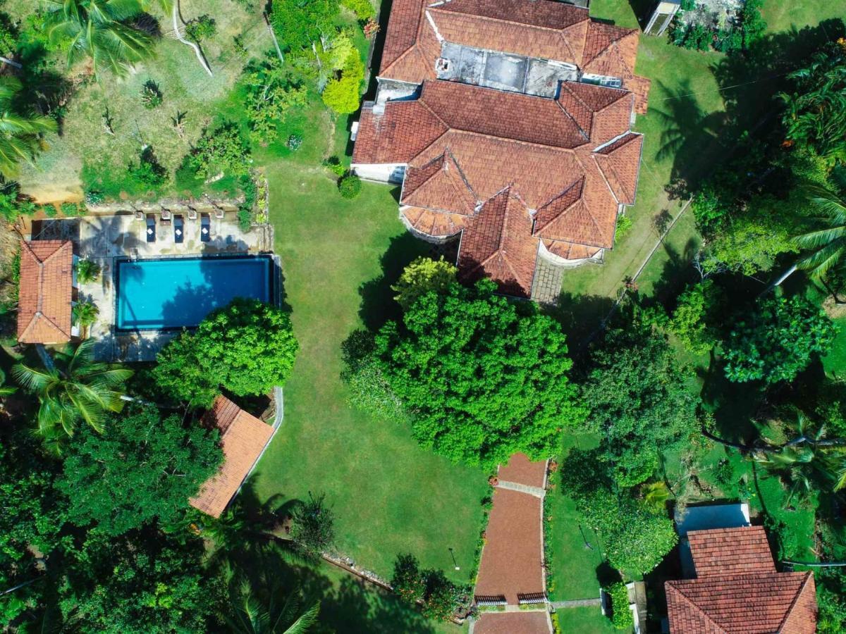 Thalpe Walawwa Heritage Villa Unawatuna Bagian luar foto