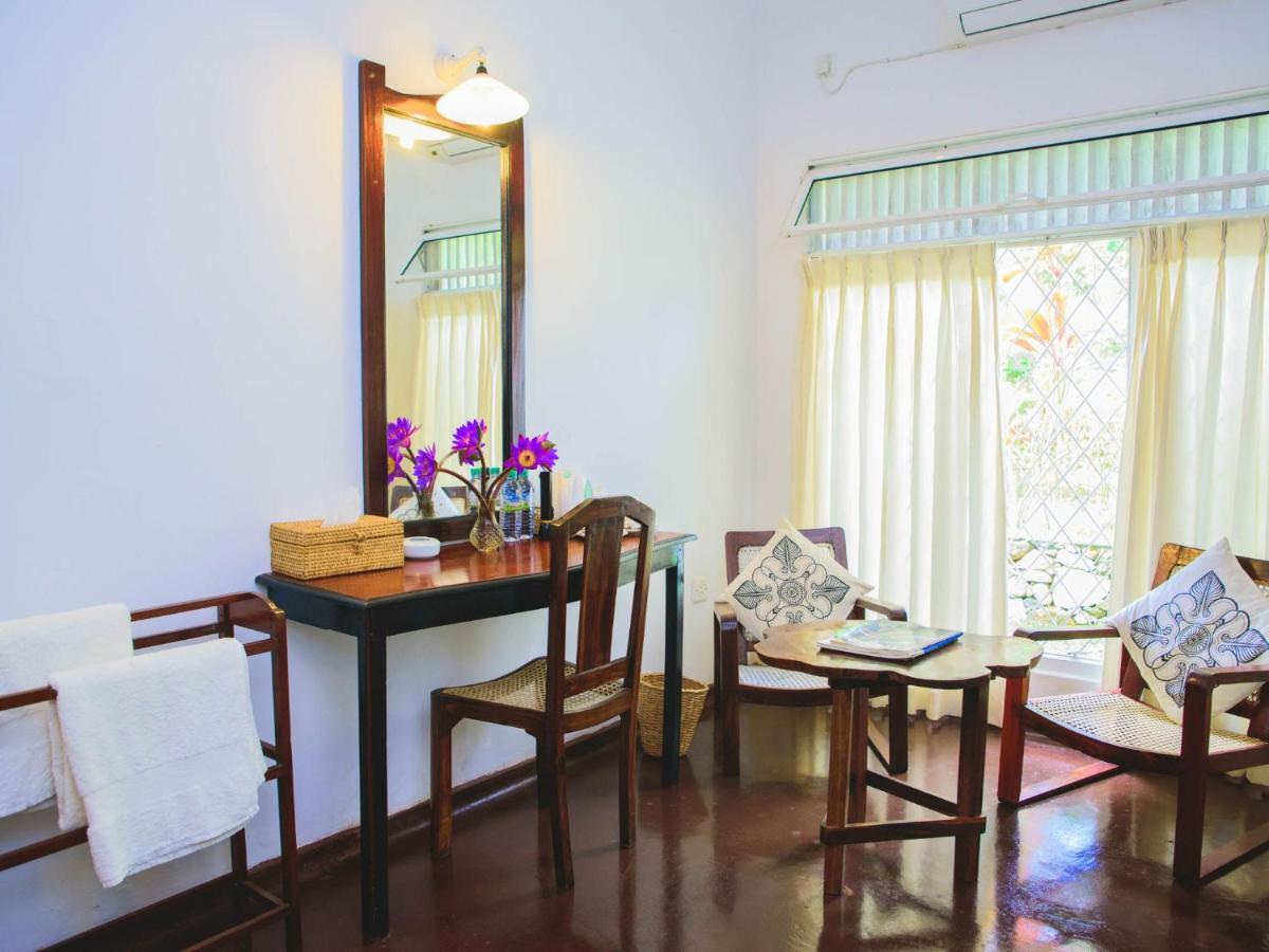 Thalpe Walawwa Heritage Villa Unawatuna Bagian luar foto