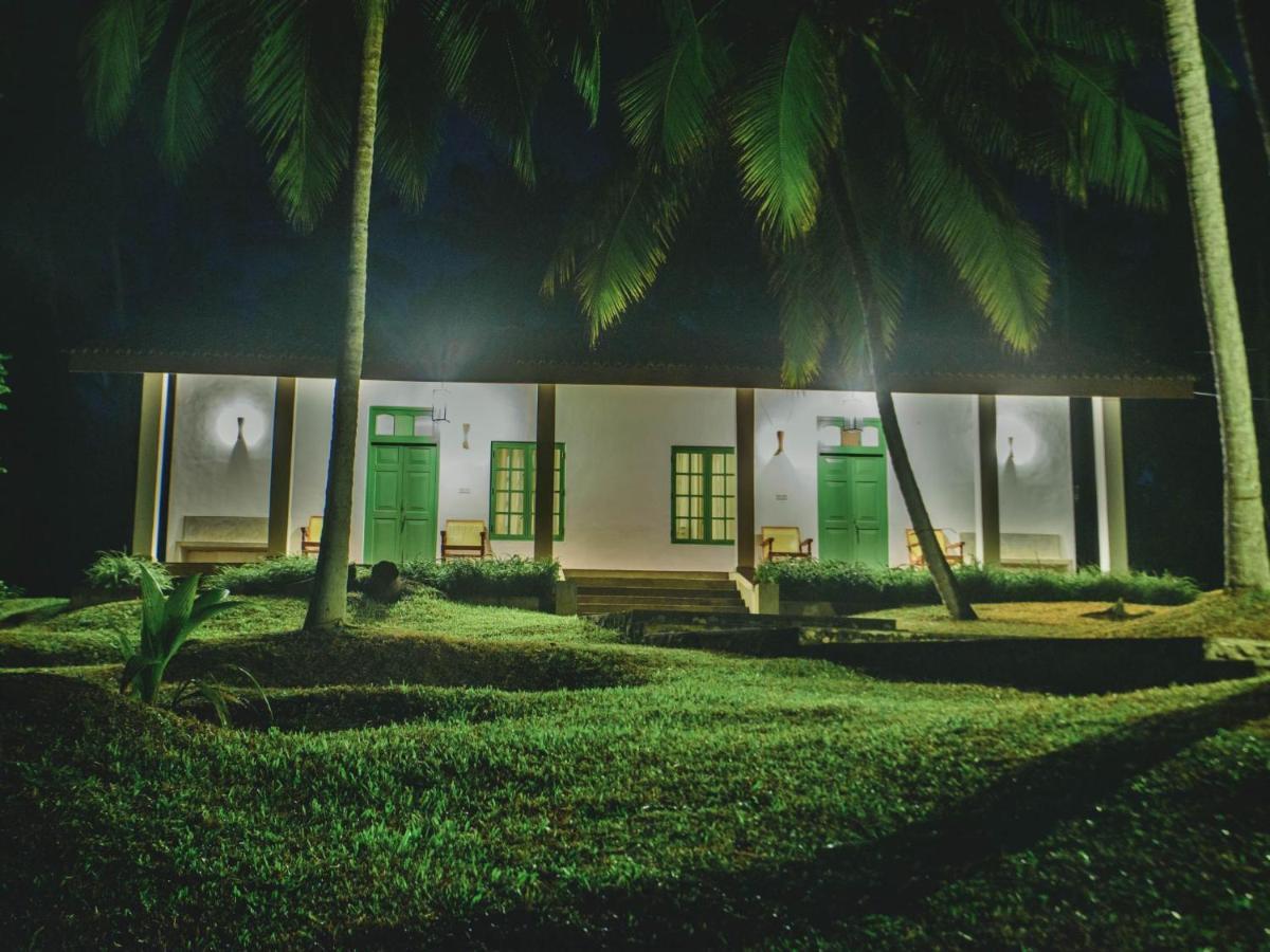 Thalpe Walawwa Heritage Villa Unawatuna Bagian luar foto
