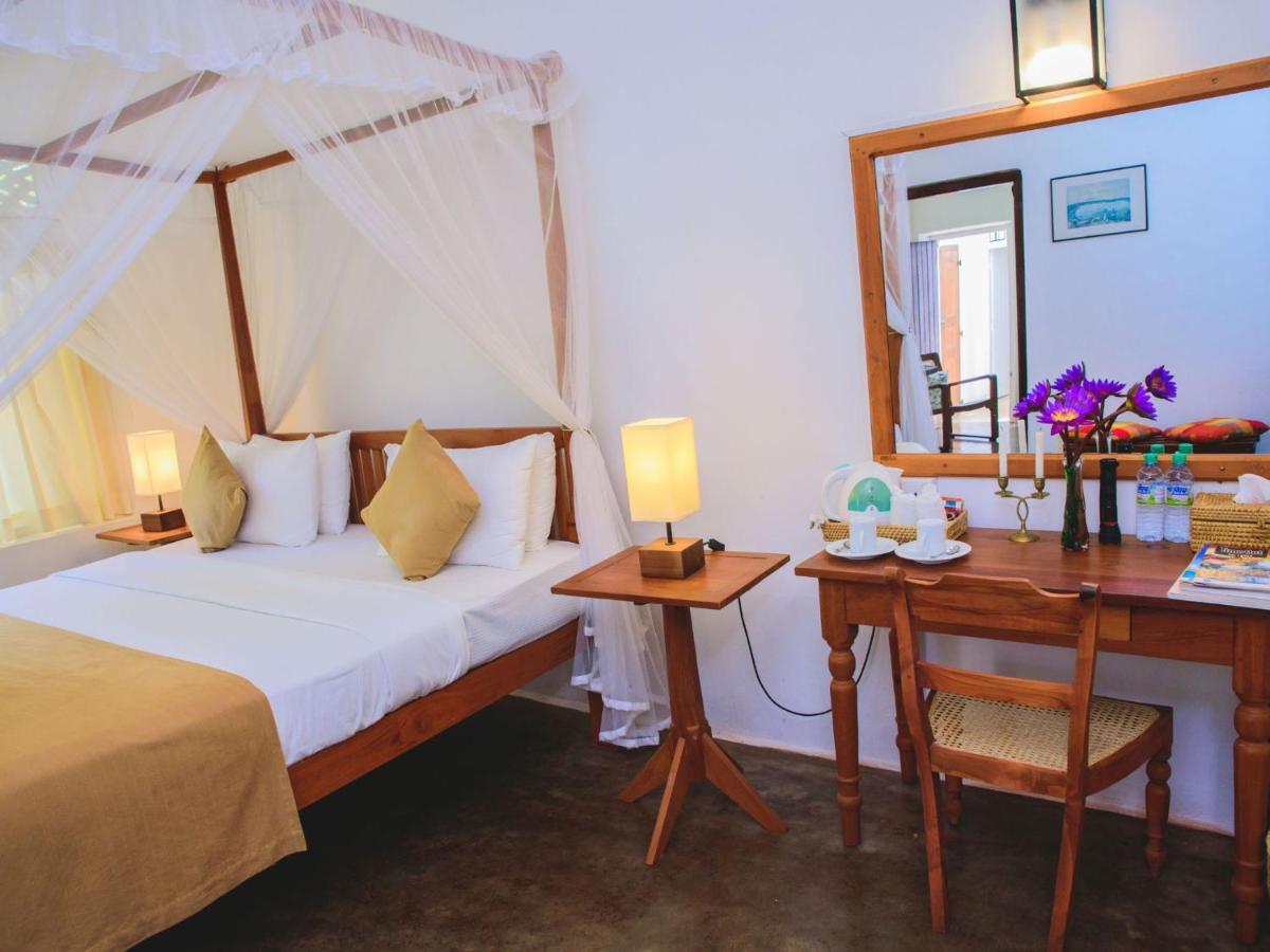 Thalpe Walawwa Heritage Villa Unawatuna Bagian luar foto