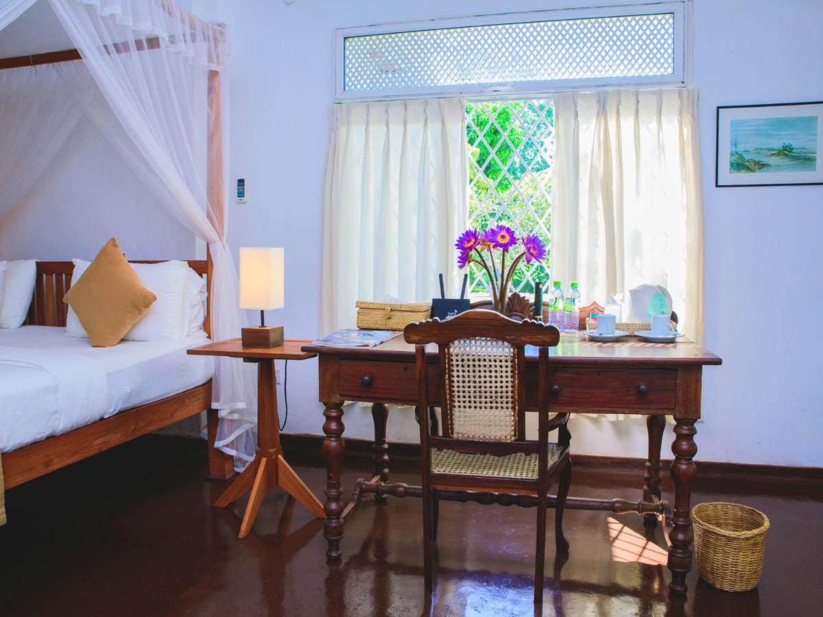 Thalpe Walawwa Heritage Villa Unawatuna Bagian luar foto