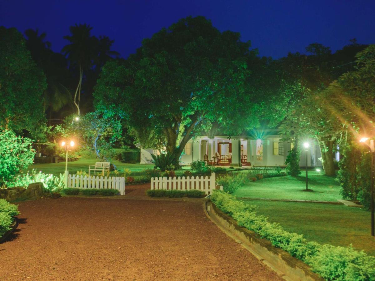 Thalpe Walawwa Heritage Villa Unawatuna Bagian luar foto