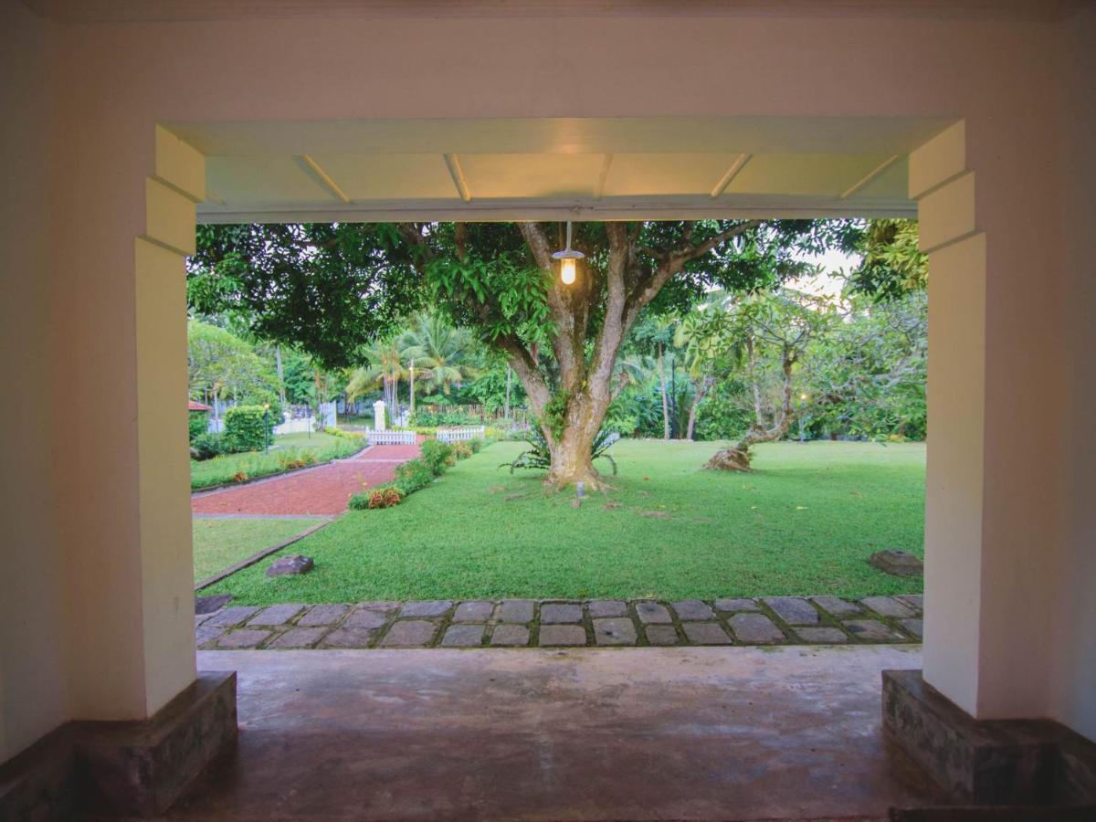 Thalpe Walawwa Heritage Villa Unawatuna Bagian luar foto