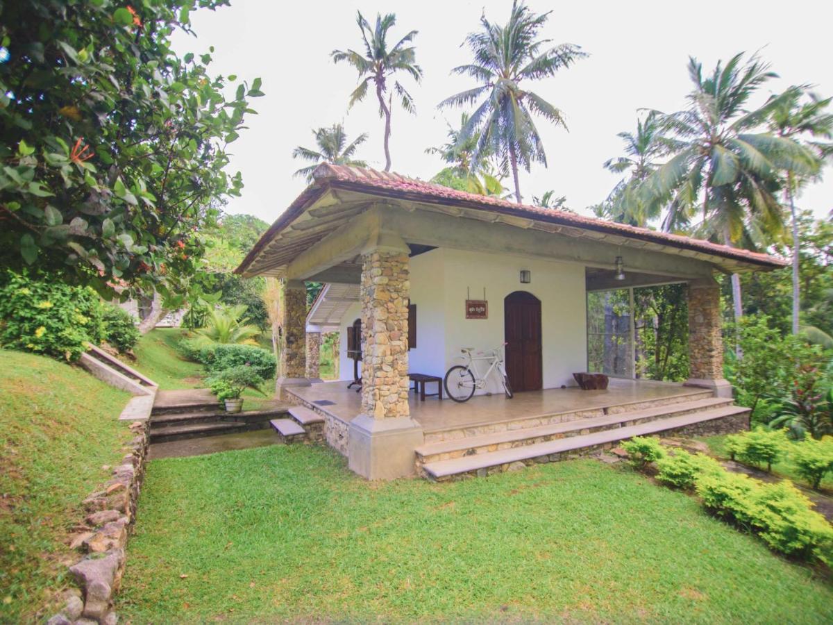 Thalpe Walawwa Heritage Villa Unawatuna Bagian luar foto