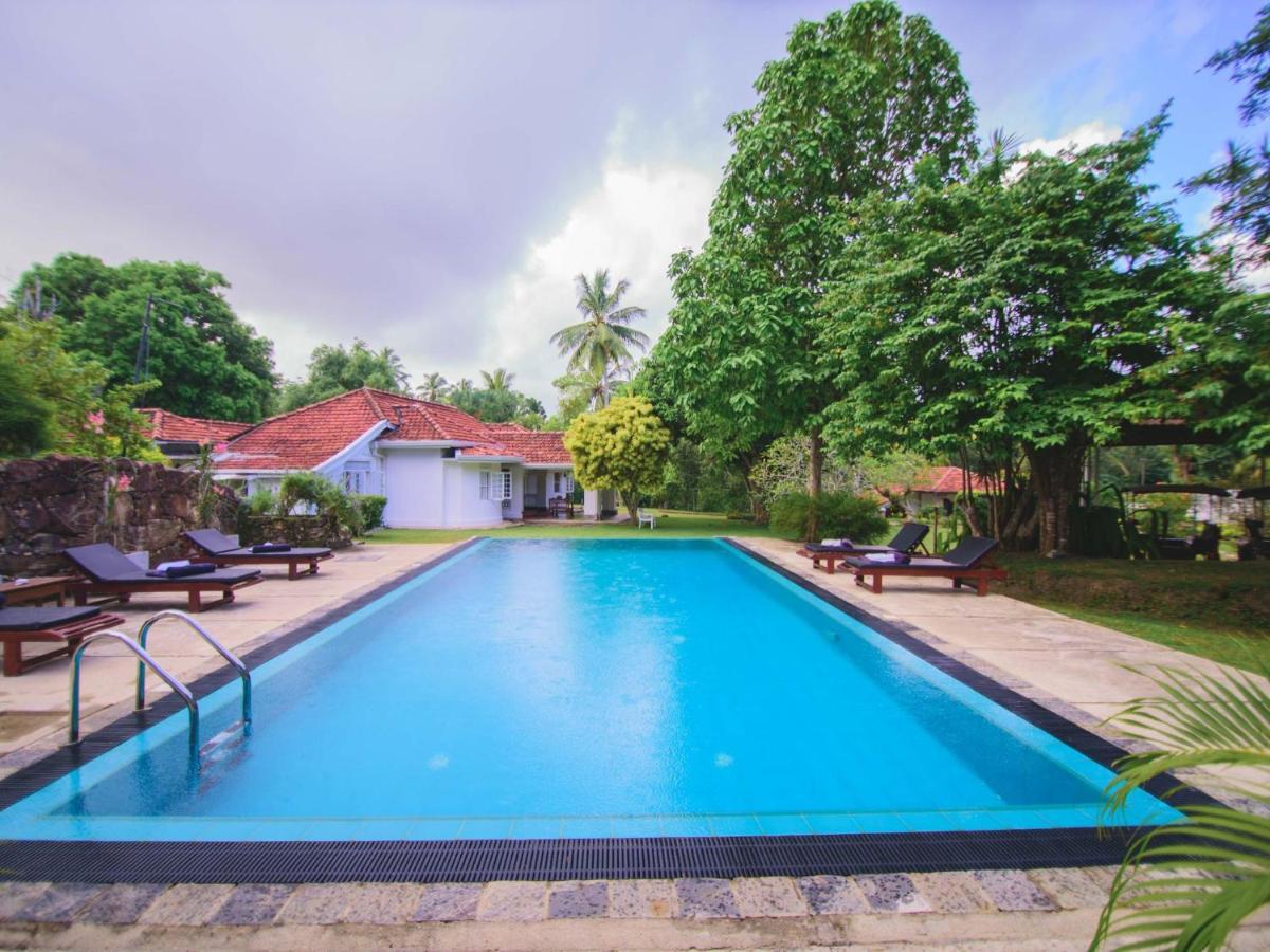 Thalpe Walawwa Heritage Villa Unawatuna Bagian luar foto